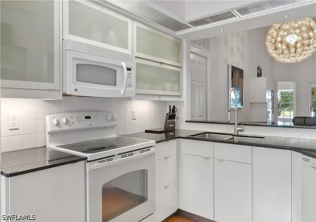 Photo 3 of Sale Pending at 28072 Cavendish Ct #2211, Bonita Springs, FL 34135 | MLS# 226030143 | Listing updated on 2026-08-27