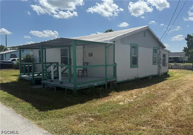 Photo 3 of Single family home for sale at 1091 Gamble St, Moore Haven, FL 33471 | MLS# 2026035774 | Listing updated on 2026-08-23