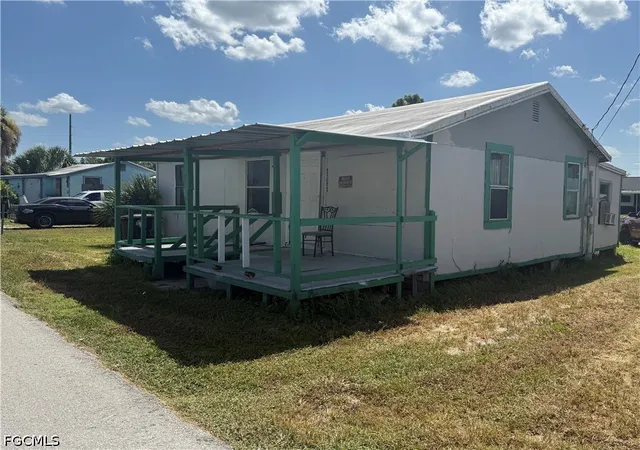Photo 3 of Single family home for sale at 1091 Gamble St, Moore Haven, FL 33471 | MLS# 2026035774 | Listing updated on 2026-08-23