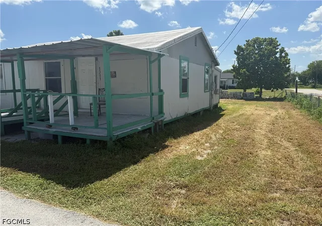 Photo 4 of Single family home for sale at 1091 Gamble St, Moore Haven, FL 33471 | MLS# 2026035774 | Listing updated on 2026-08-23