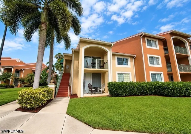 Photo 2 of Sale Pending at 1265 Wildwood Lakes Blvd #201, Naples, FL 34104 | MLS# 226030568 | Listing updated on 2026-09-30