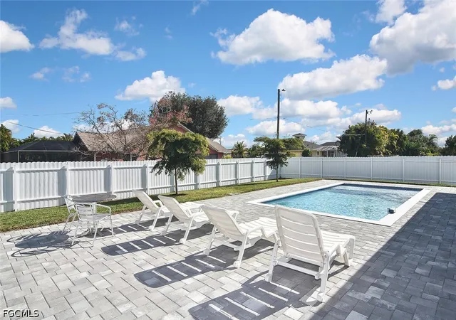 Photo 1 of Single family home for sale at 207 Se 2nd Ave, Cape Coral, FL 33990 | MLS# 2026036134 | Listing updated on 2026-08-27