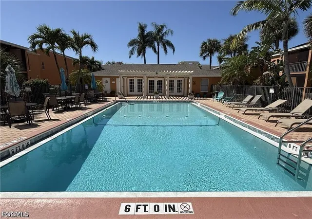 Listing Photo 2 - Condo for sale in building located at 12656 Kenwood Ln, Fort Myers, FL 33907 - Unit #B