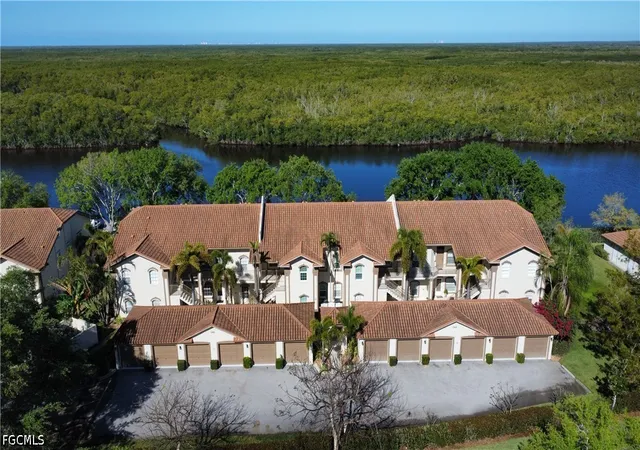 Listing Photo 5 - Condo for sale in building located at 242 Newport Dr, Naples, FL 34114 - Unit #509