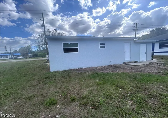 19th image of 2655 Market St, Fort Myers, FL 33916 | MLS# 2026036299