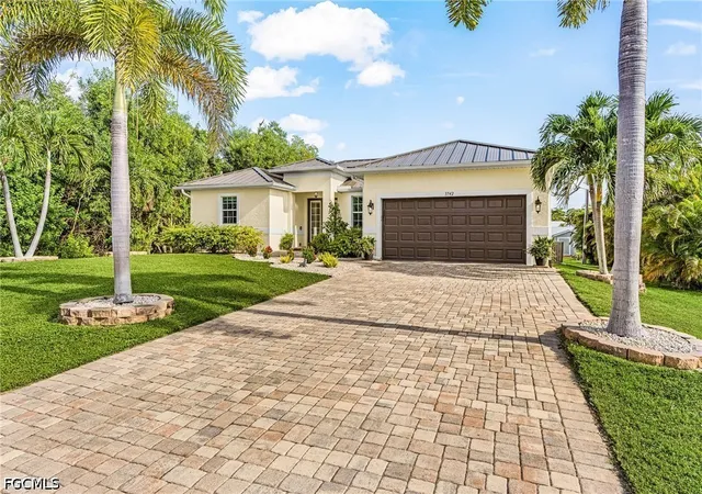 Photo 3 of Single family home for sale at 3742 Tangelo Dr, St James City, FL 33956 | MLS# 2026036307 | Listing updated on 2026-08-28