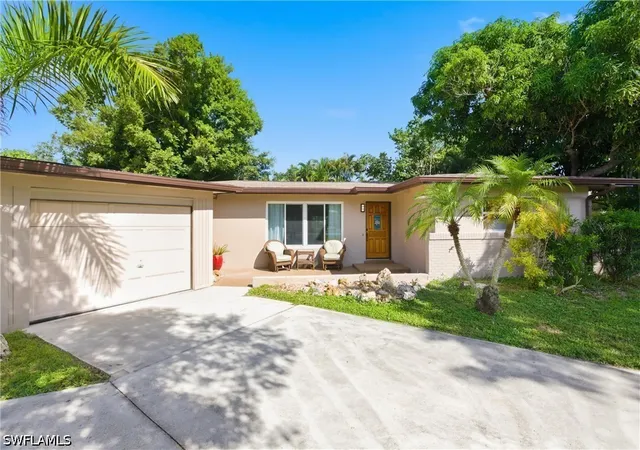 Photo 3 of Single family home for sale at 1259 Stadler Dr, Fort Myers, FL 33901 | MLS# 226030684 | Listing updated on 2026-08-27