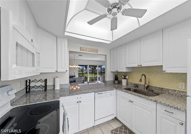 Listing Photo 4 - Condo for sale in building located at 263 Palm Dr, Naples, FL 34112 - Unit #4
