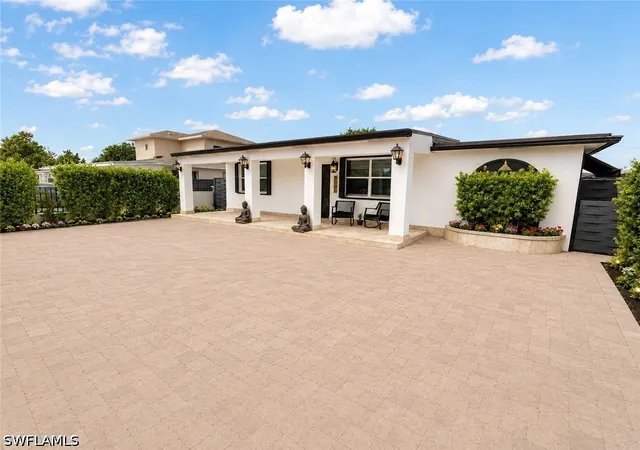 Photo 3 of Single family home for sale at 4590 E 9th Ln, Hialeah, FL 33013 | MLS# 226030986 | Listing updated on 2026-08-27