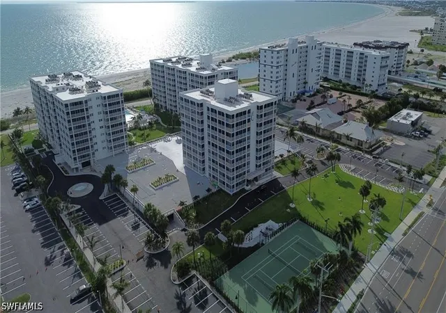 Listing Photo 5 - Condo for sale in building located at 7150 Estero Blvd, Fort Myers Beach, FL 33931 - Unit #307