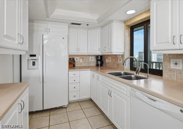 Listing Photo 4 - Condo for sale in building located at 26235 Hickory Blvd, Bonita Springs, FL 34134 - Unit #8A