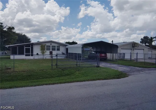 Photo 1 of Manufactured home for sale at 306 Pinecrest Ave Nw, Moore Haven, FL 33471 | MLS# 2026036601 | Listing updated on 2026-08-30