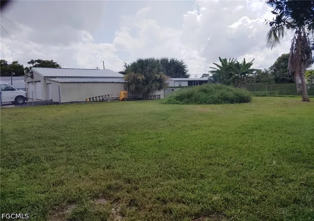 Photo 4 of Manufactured home for sale at 306 Pinecrest Ave Nw, Moore Haven, FL 33471 | MLS# 2026036601 | Listing updated on 2026-08-30
