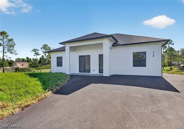 Photo 2 of Single family home for sale at 4164 Everglades Blvd N, Naples, FL 34120 | MLS# 226031196 | Listing updated on 2026-08-29
