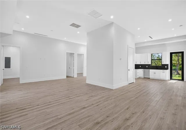 Photo 4 of Single family home for sale at 4164 Everglades Blvd N, Naples, FL 34120 | MLS# 226031196 | Listing updated on 2026-08-29