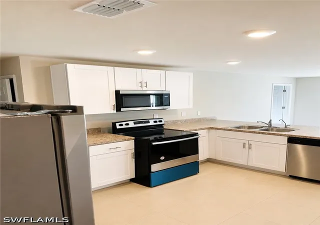 Photo 6 of Single family home for sale at 2903 39th St Sw, Lehigh Acres, FL 33976 | MLS# 226031256 | Listing updated on 2026-08-30
