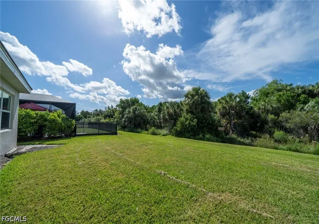 4th image of 8051 Venetian Pointe Dr, Fort Myers, FL 33908 | MLS# 2026036664