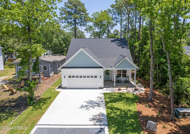 Photo 2 of Single family home for sale at 230 Ne 74th Street, Oak Island, NC 28465 | MLS# 100592816 | Listing updated on 2026-09-03