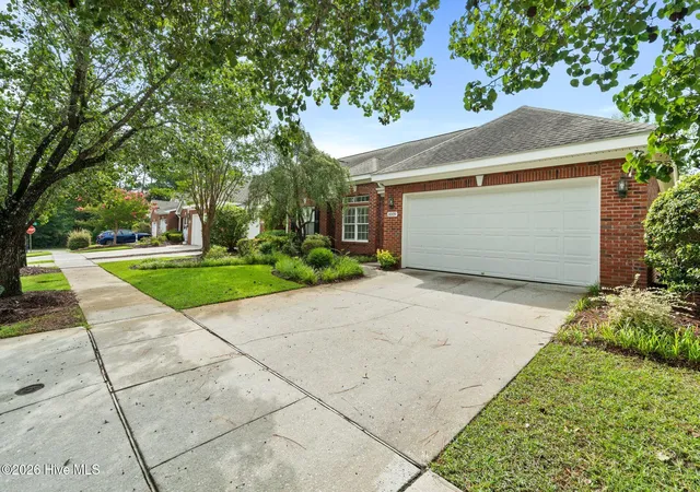 Photo 3 of Townhouse for sale at 1009 Avenshire Cir, Wilmington, NC 28412 | MLS# 100589237 | Listing updated on 2026-09-12
