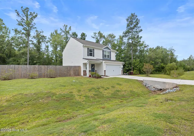 Photo 2 of Single family home for sale at 104 Priscilla Pl, Hampstead, NC 28443 | MLS# 100591627 | Listing updated on 2026-09-20