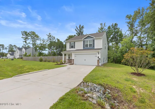 Photo 3 of Single family home for sale at 104 Priscilla Pl, Hampstead, NC 28443 | MLS# 100591627 | Listing updated on 2026-09-20