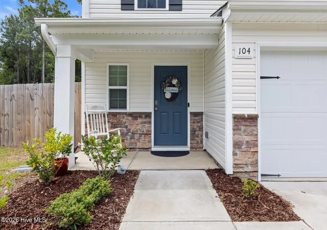 Photo 4 of Single family home for sale at 104 Priscilla Pl, Hampstead, NC 28443 | MLS# 100591627 | Listing updated on 2026-09-20