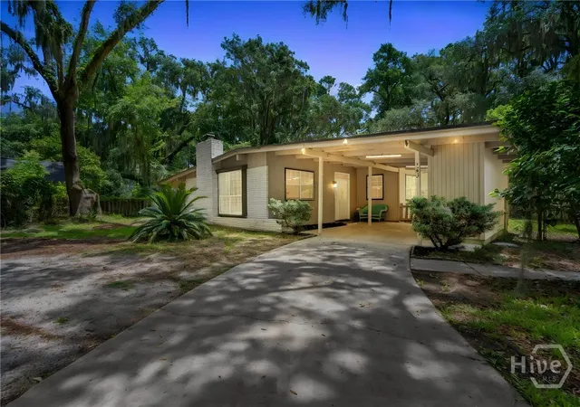 Photo 2 of Single family home for sale at 163 North Dr, Savannah, GA 31406 | MLS# SA360473 | Listing updated on 2026-09-05