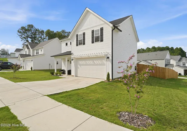 Photo 2 of Single family home for sale at 621 Chambers Dr, Southern Pines, NC 28387 | MLS# 100595306 | Listing updated on 2026-08-19