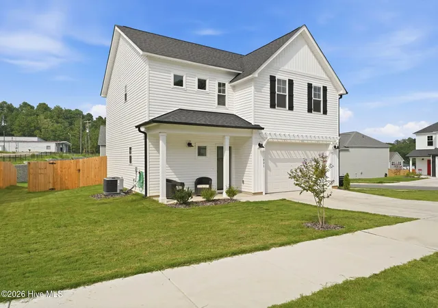 Photo 3 of Single family home for sale at 621 Chambers Dr, Southern Pines, NC 28387 | MLS# 100595306 | Listing updated on 2026-08-19