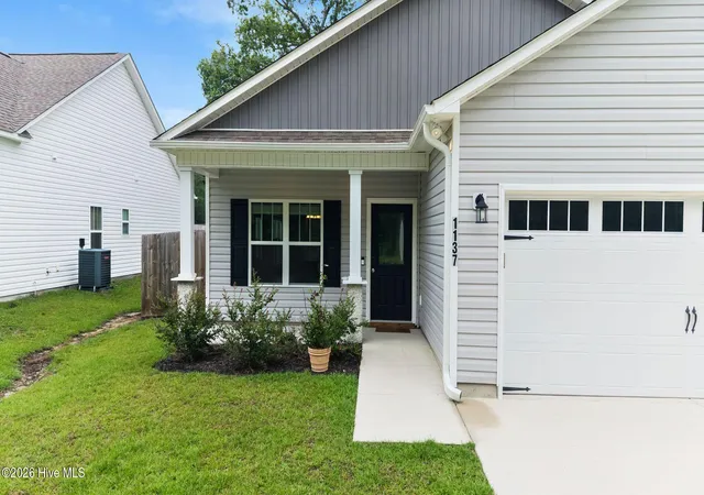 Photo 2 of Single family home for sale at 1137 Dan Owen Dr, Hampstead, NC 28443 | MLS# 100593072 | Listing updated on 2026-09-25