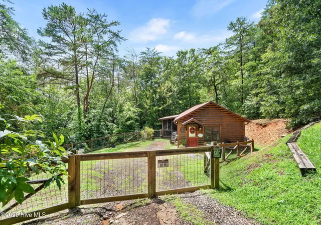 Photo 4 of Single family home for sale at 75 Woodridge Trl, Murphy, NC 28906 | MLS# 100589944 | Listing updated on 2026-08-19