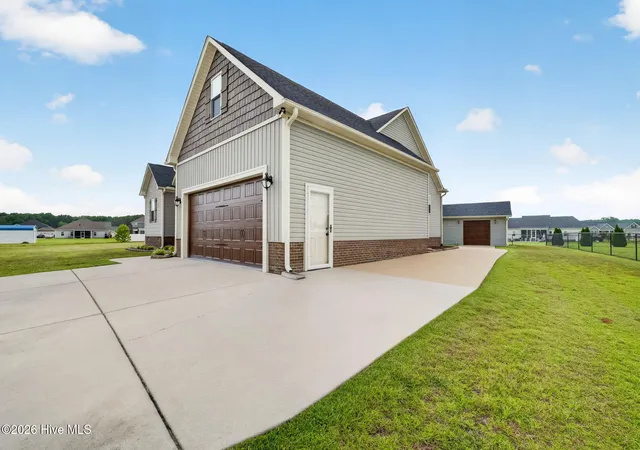 Photo 3 of Single family home for sale at 156 Clipper Ln, Smithfield, NC 27577 | MLS# 100593848 | Listing updated on 2026-09-09