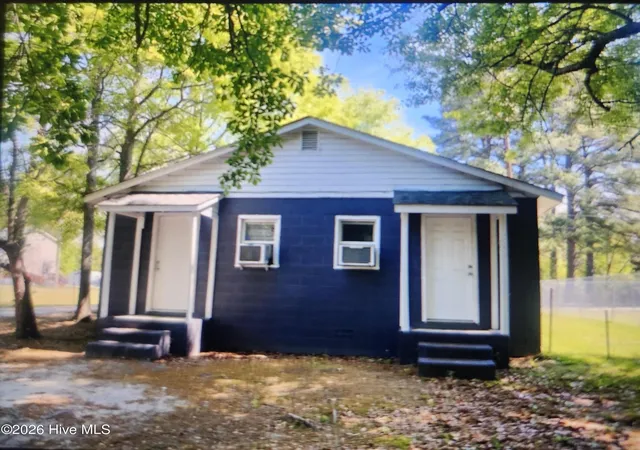 Photo 1 of Multi family home for sale at 605 Washington St, Laurinburg, NC 28352 | MLS# 100593541 | Listing updated on 2026-09-03