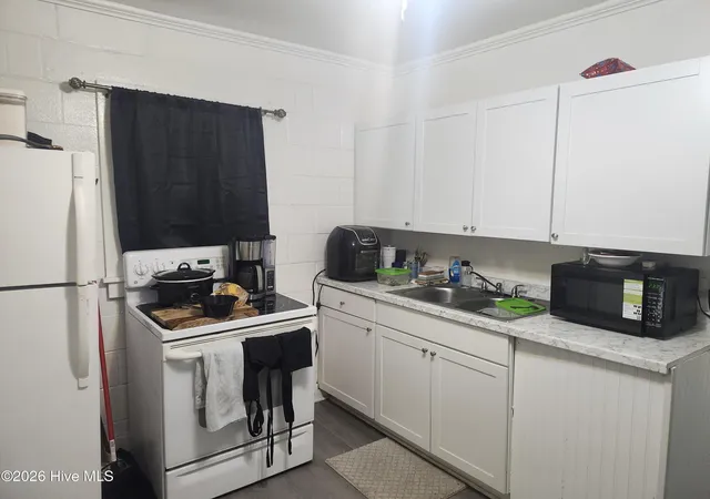 Photo 2 of Multi family home for sale at 605 Washington St, Laurinburg, NC 28352 | MLS# 100593541 | Listing updated on 2026-09-03