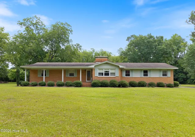 Photo 1 of Single family home for sale at 312 N Mitchell Frd Rd, Clarkton, NC 28433 | MLS# 100589290 | Listing updated on 2026-08-19
