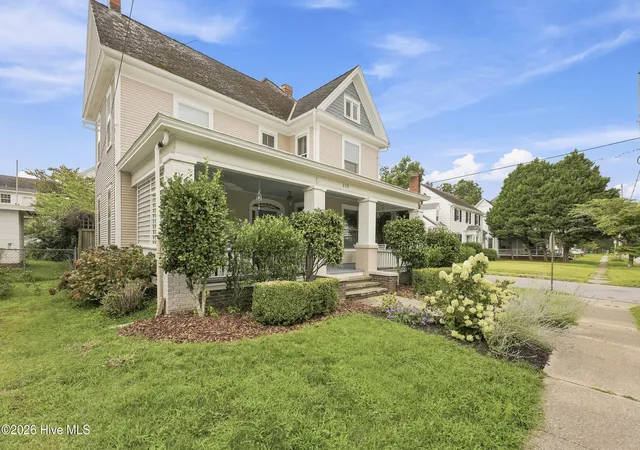 Photo 2 of Single family home for sale at 813 W Main St, Elizabeth City, NC 27909 | MLS# 100590463 | Listing updated on 2026-09-14