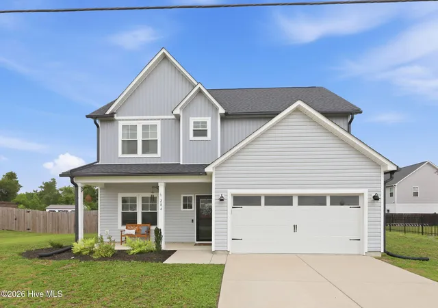 Photo 1 of Single family home for sale at 284 E Ivybridge Dr, Hubert, NC 28539 | MLS# 100595009 | Listing updated on 2026-08-19