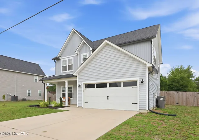 Photo 2 of Single family home for sale at 284 E Ivybridge Dr, Hubert, NC 28539 | MLS# 100595009 | Listing updated on 2026-08-19