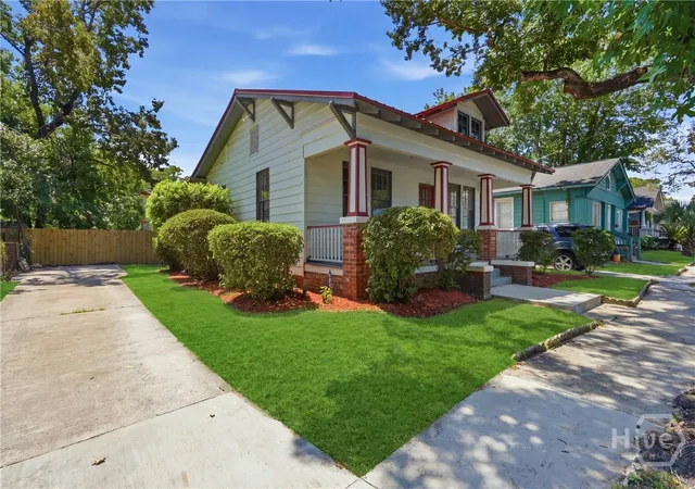 Photo 3 of Single family home for sale at 1125 Seiler Ave, Savannah, GA 31404 | MLS# SA363136 | Listing updated on 2026-08-23