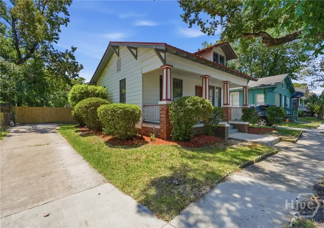Photo 3 of Single family home for sale at 1125 Seiler Ave, Savannah, GA 31404 | MLS# SA363136 | Listing updated on 2026-10-06