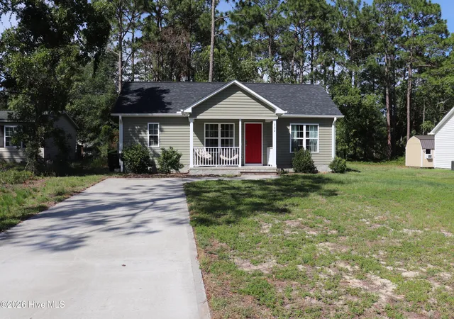 Photo 2 of Single family home for sale at 332 Holly Dr, Southport, NC 28461 | MLS# 100590380 | Listing updated on 2026-09-03