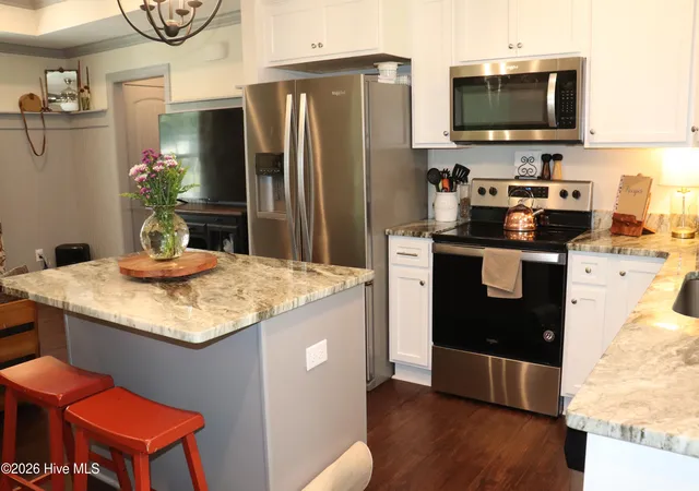 Photo 4 of Single family home for sale at 332 Holly Dr, Southport, NC 28461 | MLS# 100590380 | Listing updated on 2026-09-03