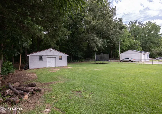 Photo 3 of Single family home for sale at 115 Trent Cir, Greenville, NC 27834 | MLS# 100592895 | Listing updated on 2026-09-09