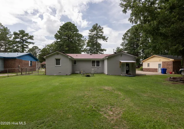 Photo 3 of Single family home for sale at 115 Trent Cir, Greenville, NC 27834 | MLS# 100592895 | Listing updated on 2026-09-09