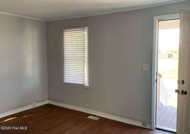 Photo 3 of Single family home for sale at 857 Pasteur St, New Bern, NC 28560 | MLS# 100590226 | Listing updated on 2026-09-09