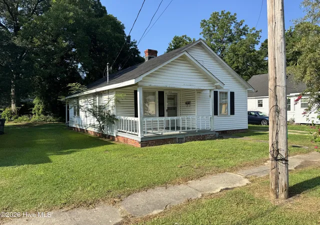Single family home for sale at 303 E Grainger Ave, Kinston, NC 28501 | MLS# 100593569