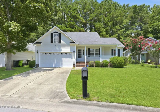 Photo 3 of Single family home for sale at 226 Monterey Cir, New Bern, NC 28562 | MLS# 100588304 | Listing updated on 2026-09-16