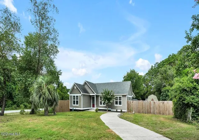 Photo 2 of Single family home for sale at 1139 E Leonard St, Southport, NC 28461 | MLS# 100597990 | Listing updated on 2026-09-15