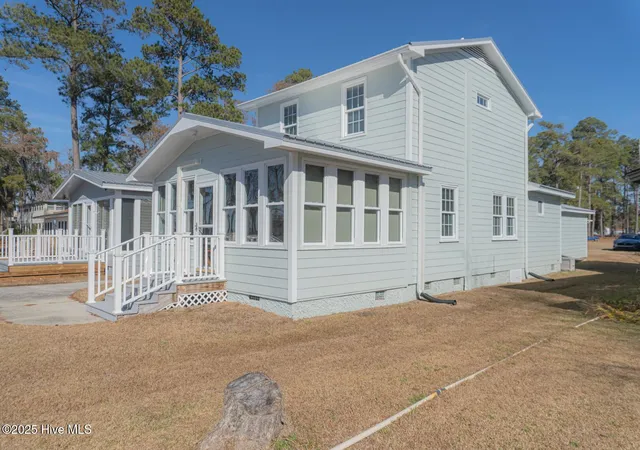Photo 3 of Single family home for sale at 77 Frye Landing, Elizabethtown, NC 28337 | MLS# 100545753 | Listing updated on 2026-08-19
