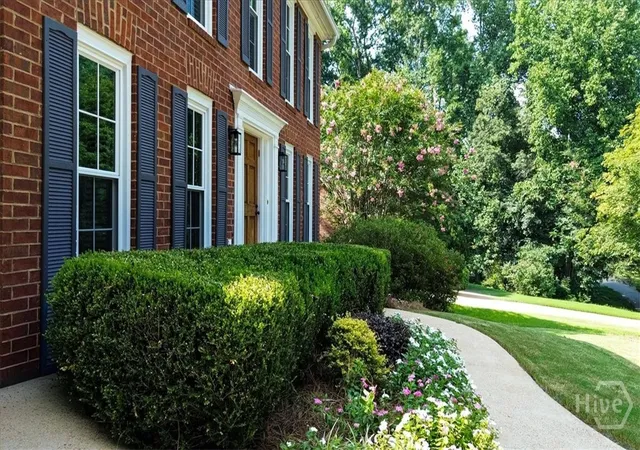 Photo 3 of Single family home for sale at 121 Ashbrook Dr, Athens, GA 30605 | MLS# CL361634 | Listing updated on 2026-09-08